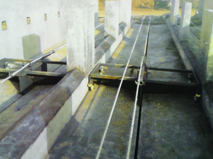 刮板牽引式清糞機